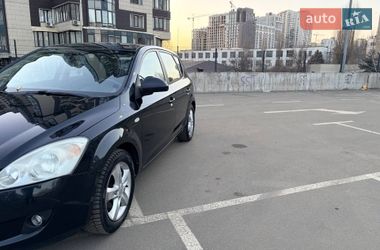 Хэтчбек Kia Ceed 2009 в Киеве