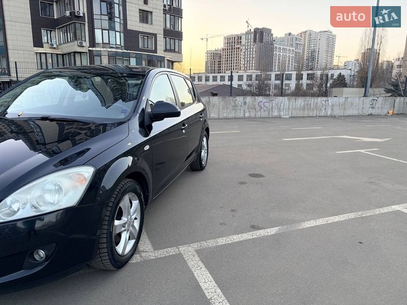 Хэтчбек Kia Ceed 2009 в Киеве