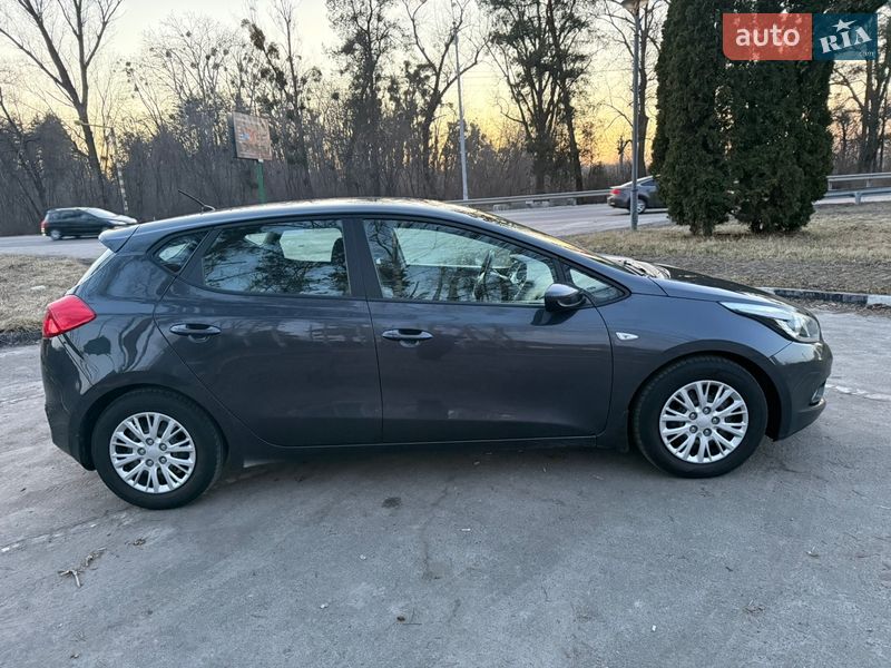 Хэтчбек Kia Ceed 2012 в Киеве
