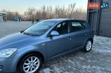 Хэтчбек Kia Ceed 2008 в Хороле
