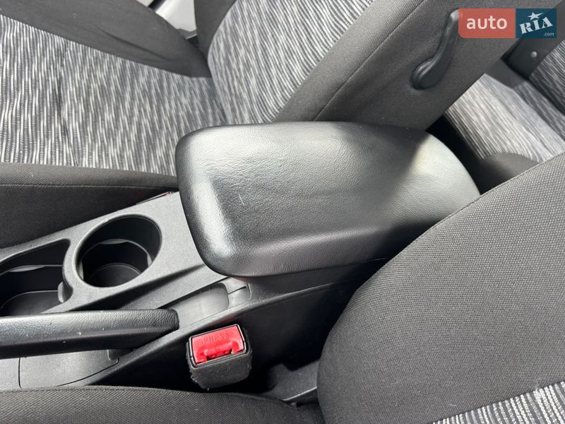 Хэтчбек Kia Ceed 2008 в Хороле