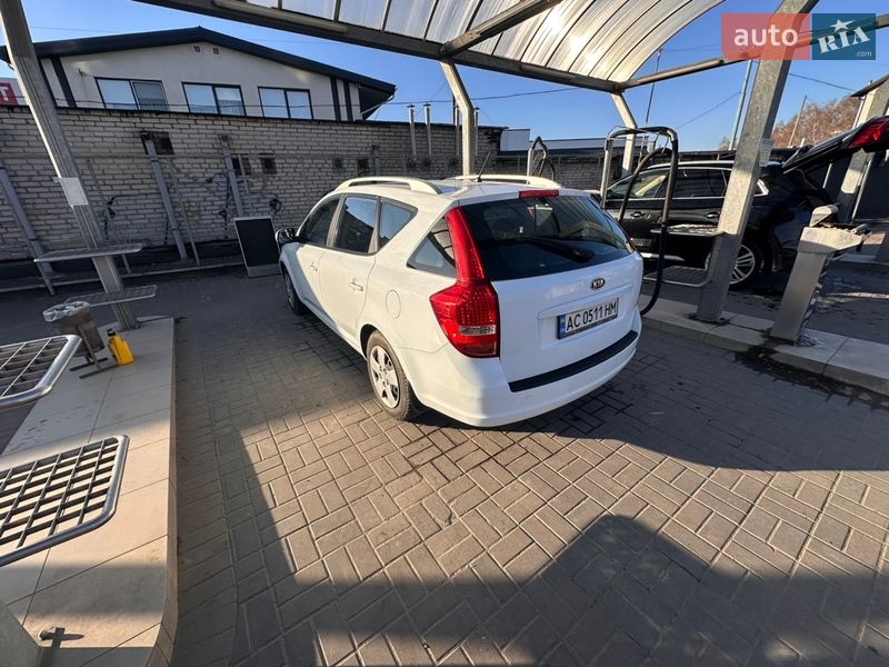 Универсал Kia Ceed 2012 в Луцке