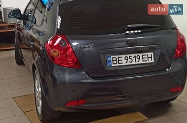 Хэтчбек Kia Ceed 2007 в Южноукраинске