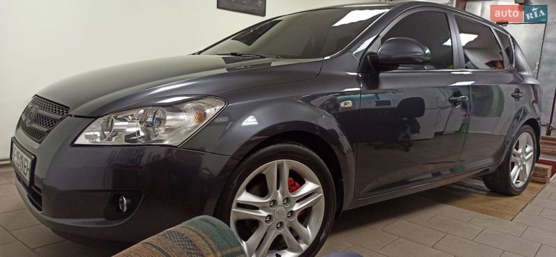 Хэтчбек Kia Ceed 2007 в Южноукраинске