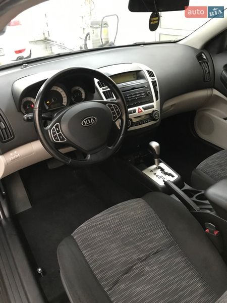 Хэтчбек Kia Ceed 2008 в Харькове