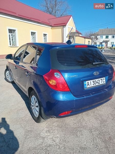 Хэтчбек Kia Ceed 2007 в Березане