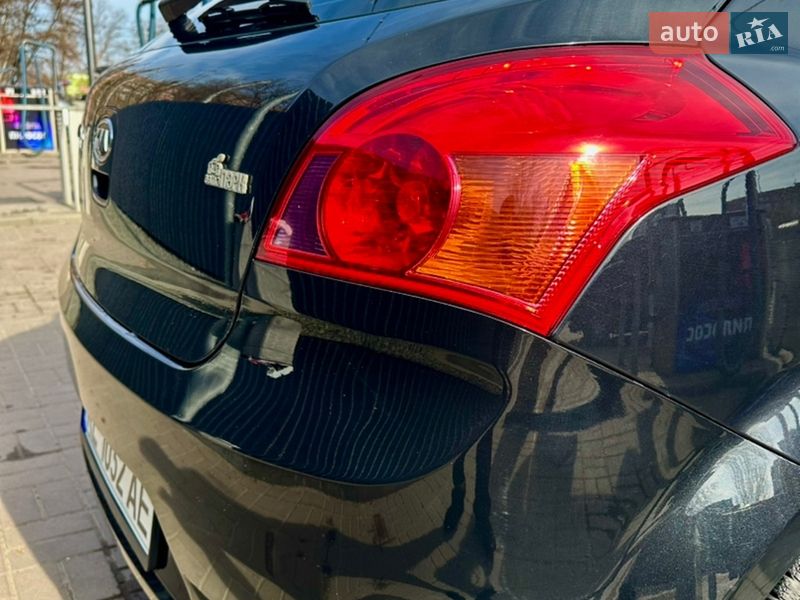 Хэтчбек Kia Ceed 2008 в Днепре