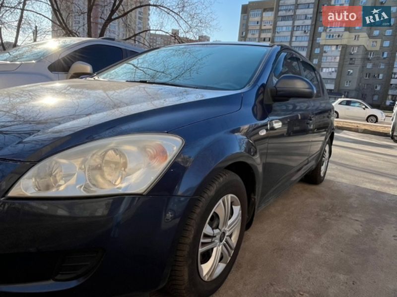 Хетчбек Kia Ceed 2008 в Києві фото 3 Хетчбек Kia Ceed 2008 в Києві