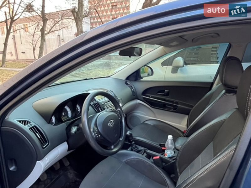 Хетчбек Kia Ceed 2008 в Києві фото 16 Хетчбек Kia Ceed 2008 в Києві