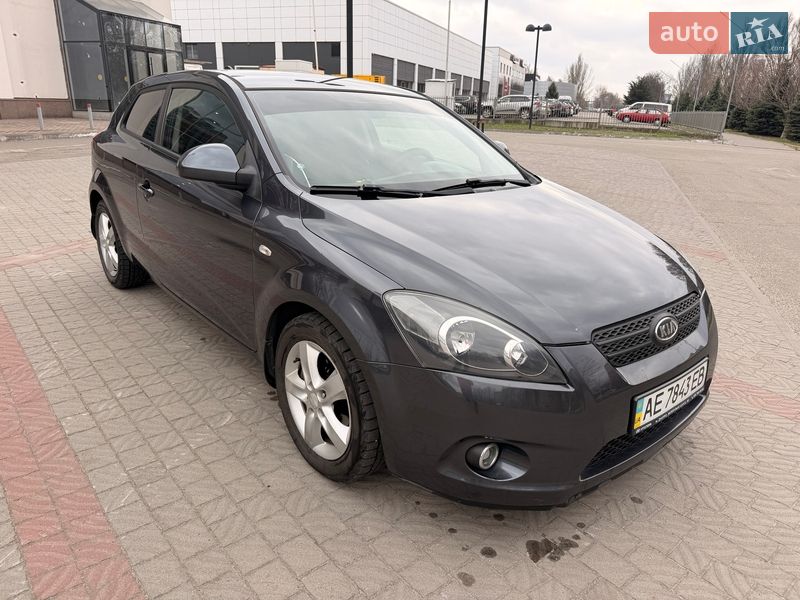 Хетчбек Kia Ceed 2008 в Дніпрі