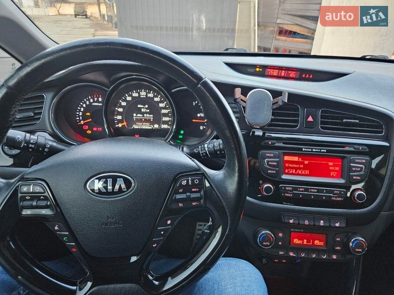 Хэтчбек Kia Ceed 2013 в Киеве