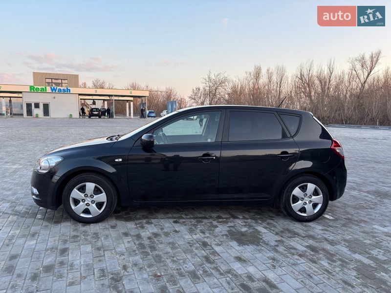 Хетчбек Kia Ceed 2011 в Хоролі