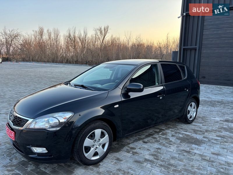 Хетчбек Kia Ceed 2011 в Хоролі