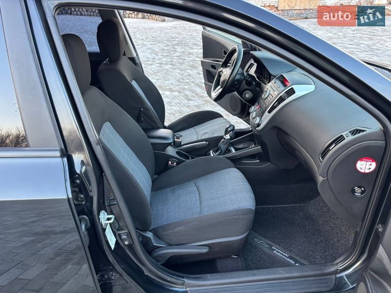 Хетчбек Kia Ceed 2011 в Хоролі