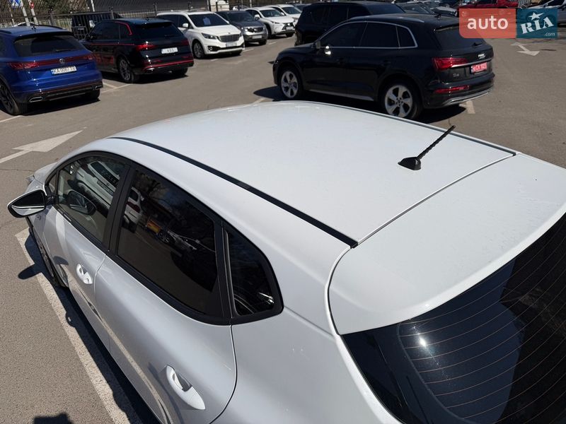 Хетчбек Kia Ceed 2016 в Києві фото 12 Хетчбек Kia Ceed 2016 в Києві