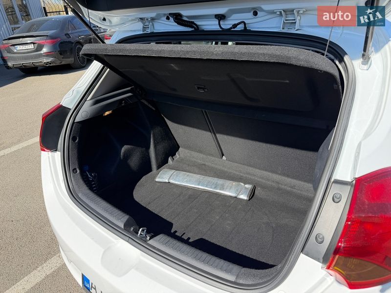 Хетчбек Kia Ceed 2016 в Києві фото 18 Хетчбек Kia Ceed 2016 в Києві