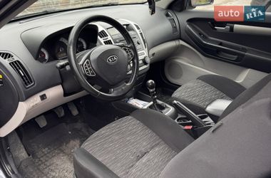 Хэтчбек Kia Ceed 2009 в Киеве