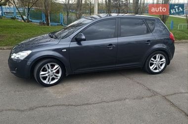Хэтчбек Kia Ceed 2007 в Южноукраинске