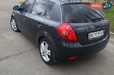 Хэтчбек Kia Ceed 2007 в Южноукраинске