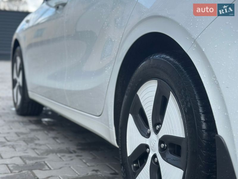 Хетчбек Kia Ceed 2019 в Києві фото 10 Хетчбек Kia Ceed 2019 в Києві