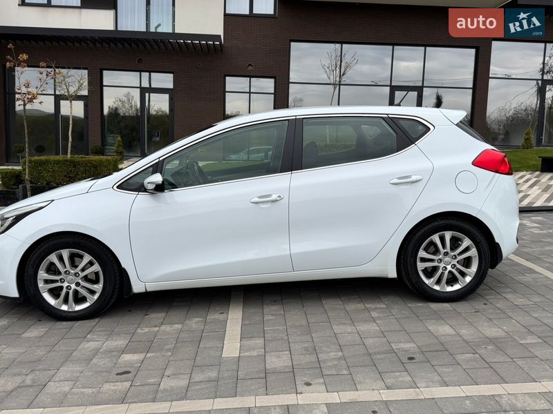 Хэтчбек Kia Ceed 2013 в Ужгороде