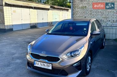 Хэтчбек Kia Ceed 2019 в Киеве