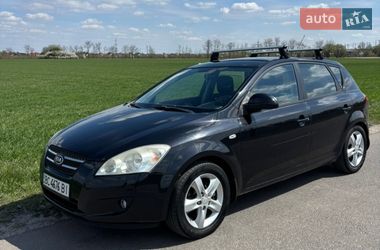Хэтчбек Kia Ceed 2008 в Стрые