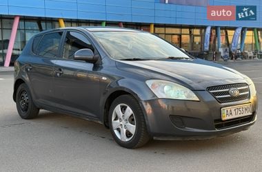 Хэтчбек Kia Ceed 2008 в Киеве