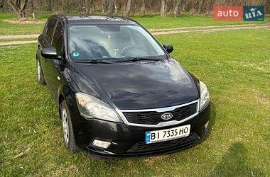 Хэтчбек Kia Ceed 2012 в Кременчуге