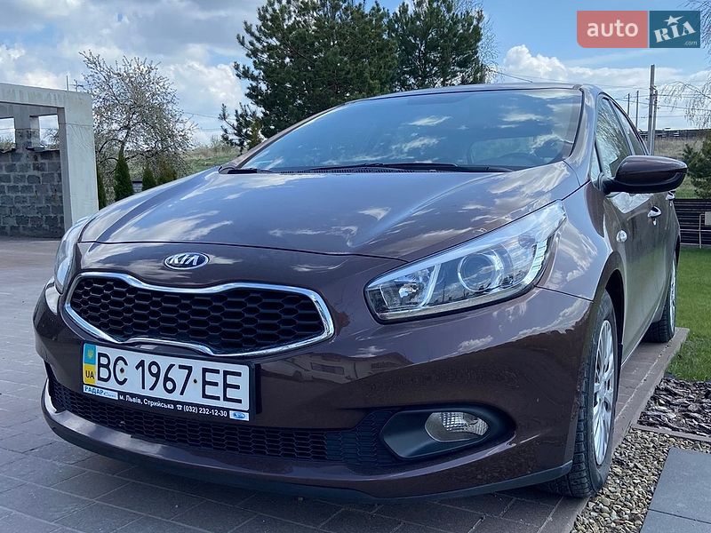Хэтчбек Kia Ceed 2013 в Львове