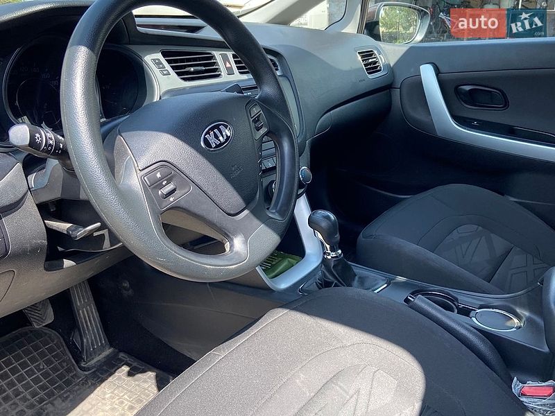 Хэтчбек Kia Ceed 2013 в Львове