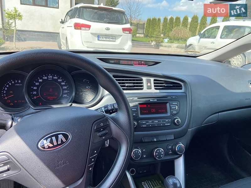 Хэтчбек Kia Ceed 2013 в Львове