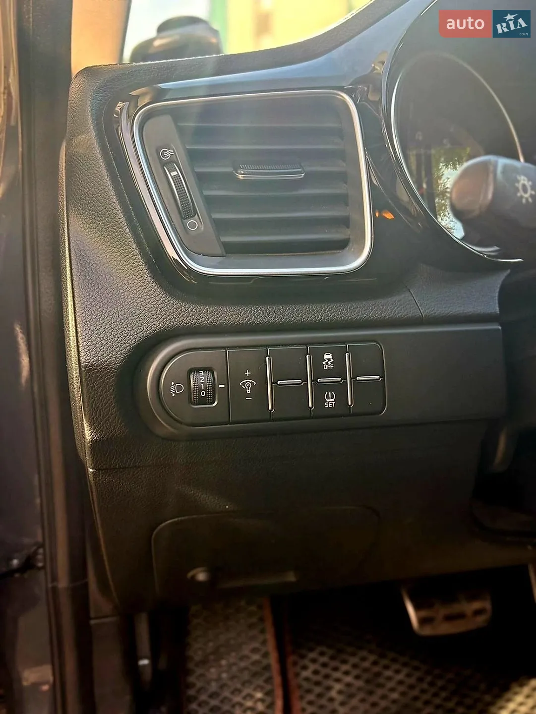 Kia KIA Ceed 2019 VIN U5YH5816BLL054541 фото оголошення 10 з 18