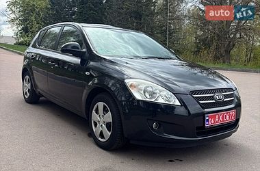 Хетчбек Kia Ceed 2009 в Житомирі
