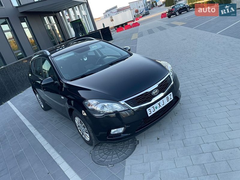 Универсал Kia Ceed 2012 в Городке