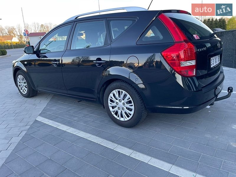 Универсал Kia Ceed 2012 в Городке