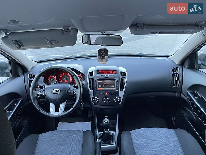 Универсал Kia Ceed 2012 в Городке