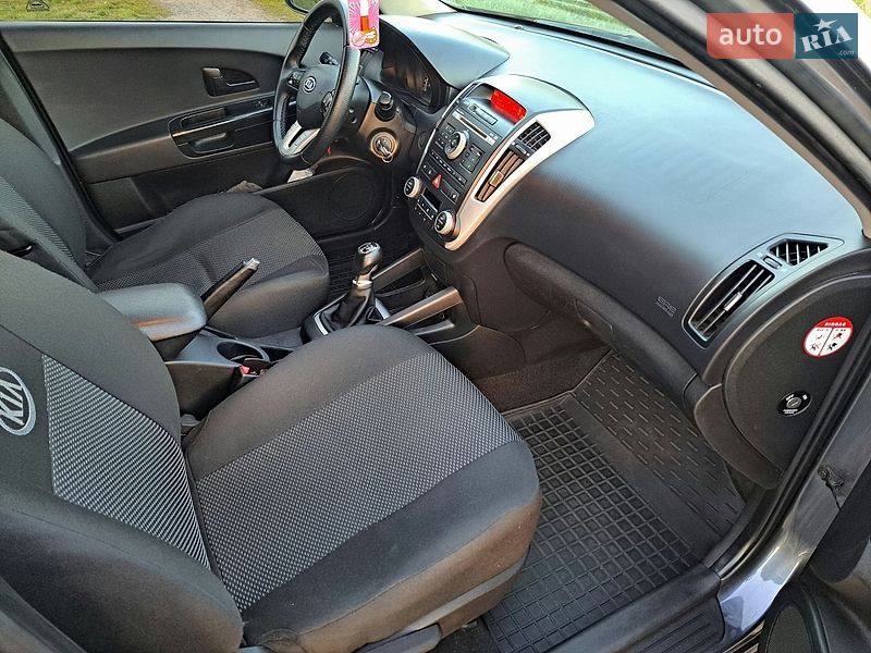 Универсал Kia Ceed 2012 в Ладыжине
