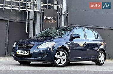 Хэтчбек Kia Ceed 2009 в Киеве