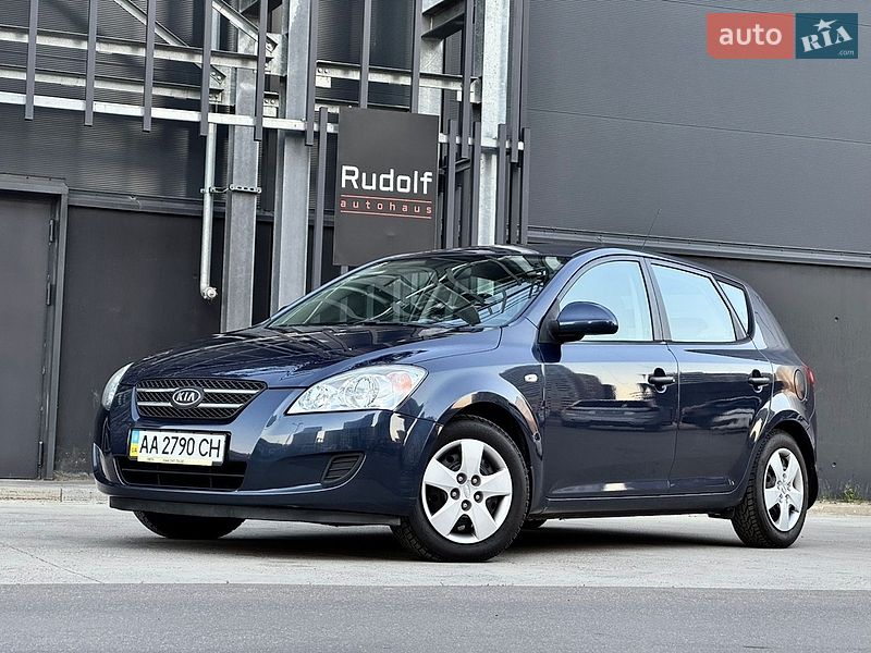 Хэтчбек Kia Ceed 2009 в Киеве