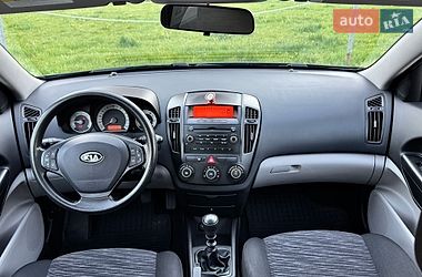 Хэтчбек Kia Ceed 2009 в Киеве