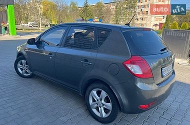 Хетчбек Kia Ceed 2011 в Ладижині