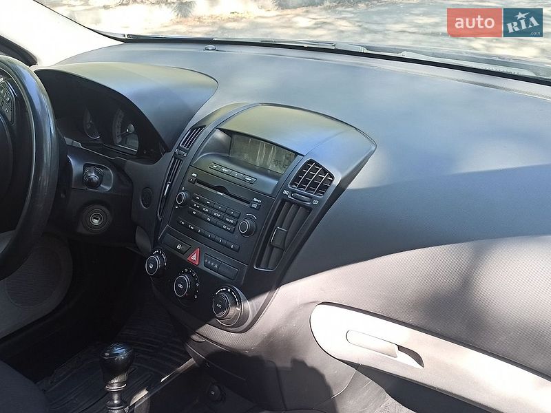 Хетчбек Kia Ceed 2008 в Запоріжжі