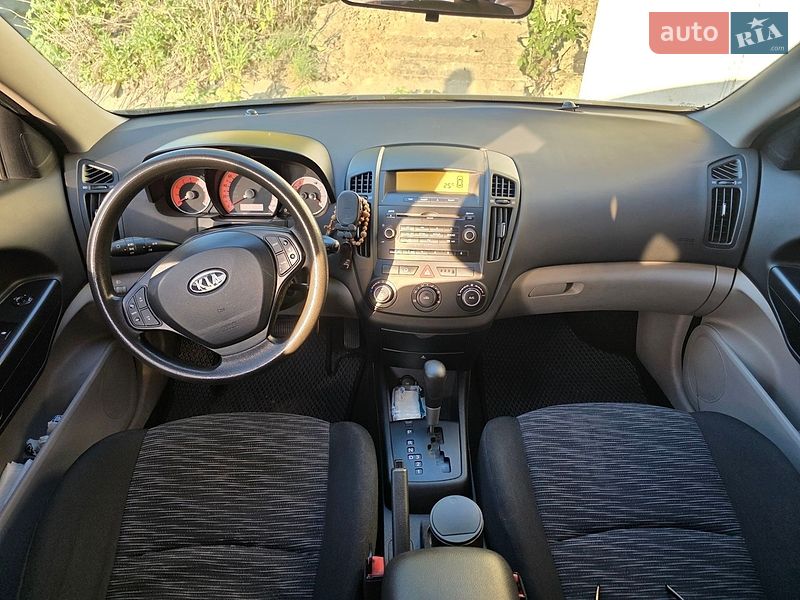 Хэтчбек Kia Ceed 2008 в Львове