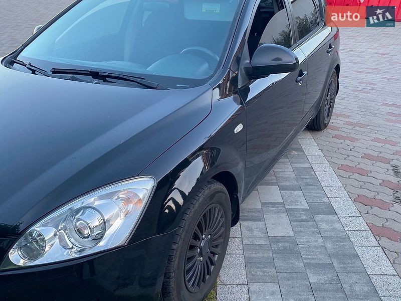 Хэтчбек Kia Ceed 2008 в Львове