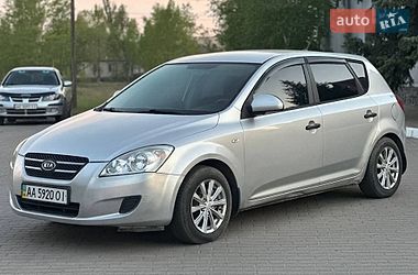 Хэтчбек Kia Ceed 2008 в Павлограде