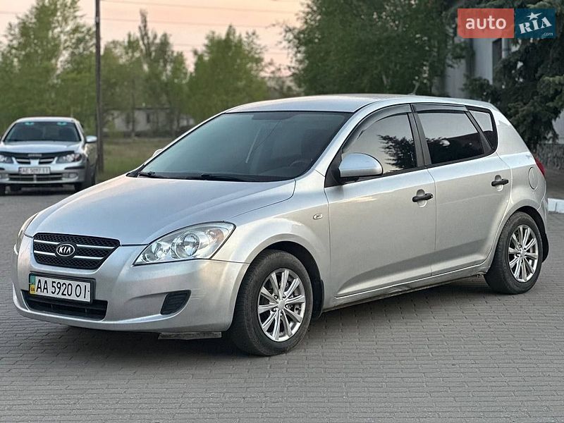 Хэтчбек Kia Ceed 2008 в Павлограде