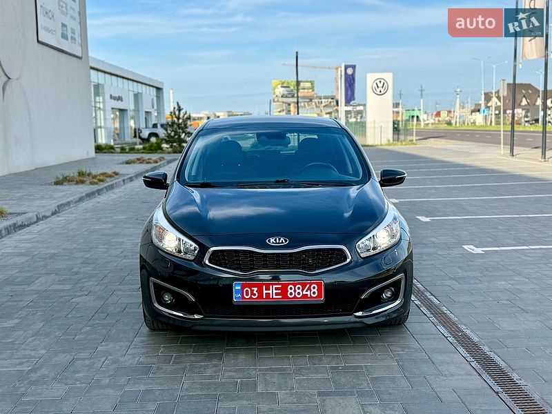 Хэтчбек Kia Ceed 2015 в Луцке