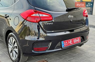 Хэтчбек Kia Ceed 2015 в Луцке