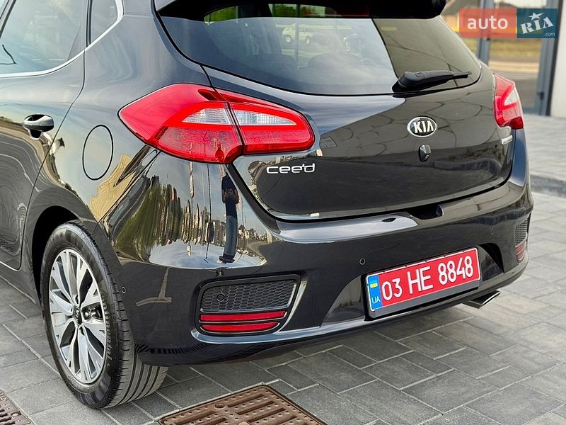 Хэтчбек Kia Ceed 2015 в Луцке